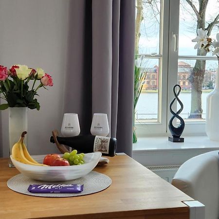 Das Ferienapartment Alexandrine Direkt Am Pfaffenteich Mit Eigenem Parkplatz Шверин Номер фото